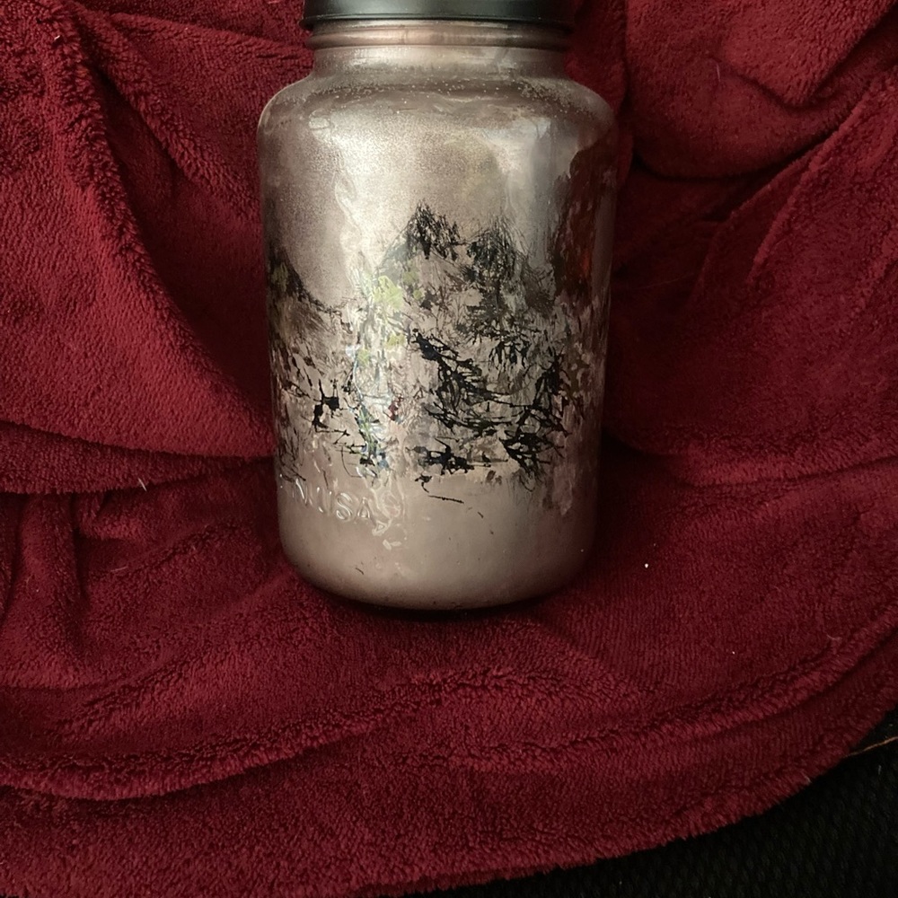 Hand painted - Picture 2 of 3